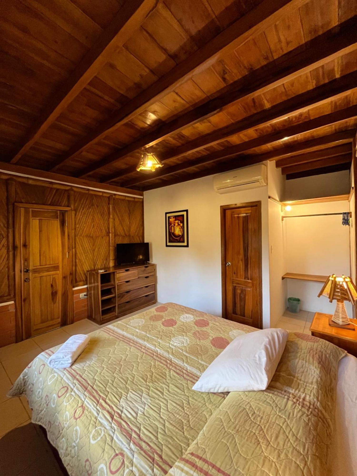 Puerto López Victor Hugo Hotel מראה חיצוני תמונה